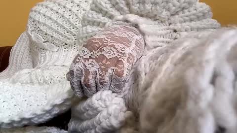 whitesweater online show from 31, 3, 2026