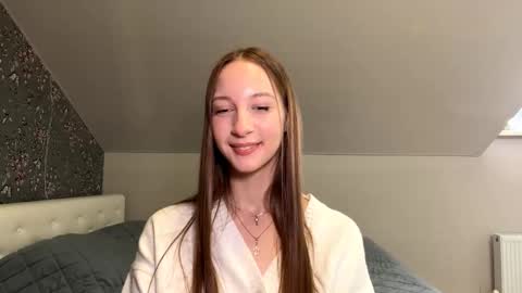 Snapshot of whitneyasp chatting on 20, 10, 2025 Luna Vale online show from 20, 10, 2025