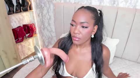 whitneyyfox online show from 25, 9, 2025