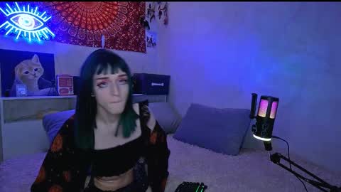 Snapshot of whoalexxa chatting on 21, 10, 2025 Alexa online show from 21, 10, 2025