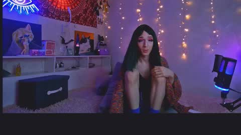 Snapshot of whoalexxa chatting on 8, 11, 2025 Alexa online show from 8, 11, 2025