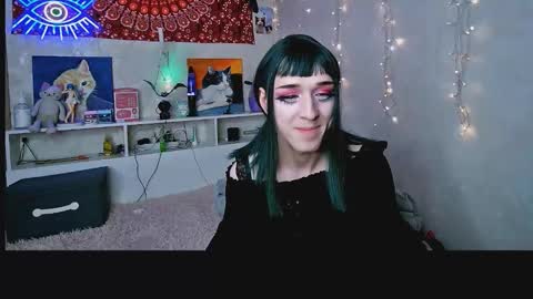 Snapshot of whoalexxa chatting on 12, 11, 2025 Alexa online show from 12, 11, 2025