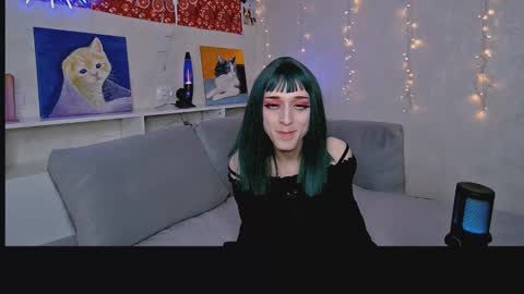 Snapshot of whoalexxa chatting on 15, 11, 2025 Alexa online show from 15, 11, 2025