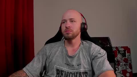 Snapshot of why_you_so_serious chatting on 11, 3, 2025 VI online show from 11, 3, 2025