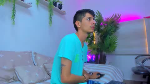 Snapshot of wickedboy_twink chatting on 26, 10, 2025 JAISON online show from 26, 10, 2025