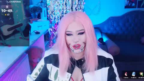 Laura  online show from 2, 2, 2025