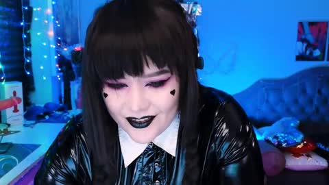 Laura  online show from 13, 2, 2025