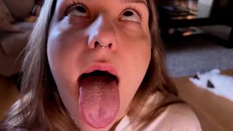 Snapshot of wievin chatting on 18, 10, 2025 VI online show from 18, 10, 2025