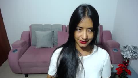 Ilauren online show from 4, 1, 2025