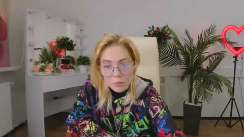 Snapshot of wild_berry_soul chatting on 16, 10, 2025 wild_berry_soul online show from 16, 10, 2025