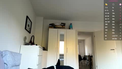Snapshot of wildahankin chatting on 28, 9, 2025 Mia online show from 28, 9, 2025