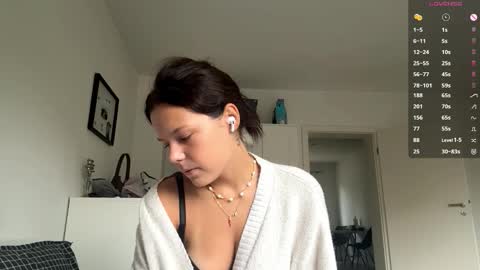 Mia online show from 11, 10, 2025