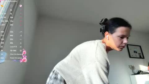 Mia online show from 7, 2, 2026