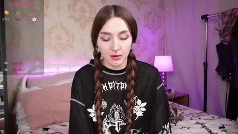 Snapshot of wilder_weinn chatting on 1, 12, 2025 .. alice .. online show from 1, 12, 2025