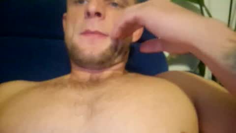 Snapshot of wildmike93 chatting on 12, 10, 2025 wildmike93 online show from 12, 10, 2025