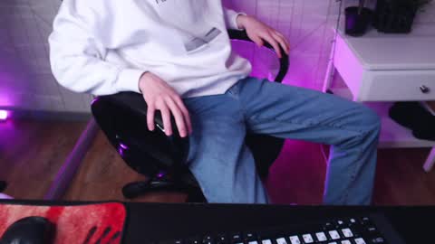 Snapshot of william_ross chatting on 4, 1, 2025 will online show from 4, 1, 2025