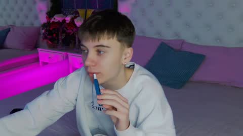 Snapshot of william_ross chatting on 5, 1, 2025 will online show from 5, 1, 2025