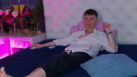 Snapshot of william_ross chatting on 9, 1, 2025 will online show from 9, 1, 2025