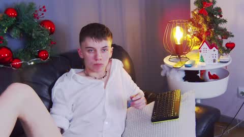 Snapshot of william_ross chatting on 10, 1, 2025 will online show from 10, 1, 2025