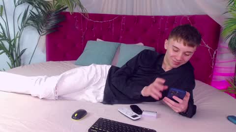 Snapshot of william_ross chatting on 16, 1, 2025 will online show from 16, 1, 2025