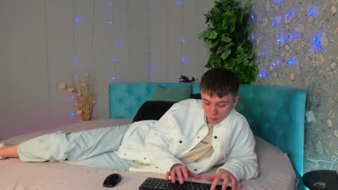 Snapshot of william_ross chatting on 22, 1, 2025 will online show from 22, 1, 2025