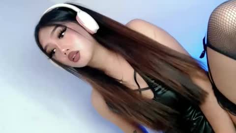 LE XI online show from 25, 11, 2025