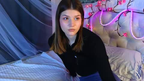 Snapshot of wilmajonson chatting on 16, 3, 2026 Vicki3 online show from 16, 3, 2026