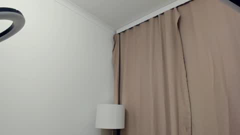 Amalia and Mia online show from 23, 12, 2024