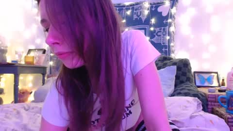 Snapshot of wingardiumleveveosa chatting on 6, 12, 2024 Eevie online show from 6, 12, 2024