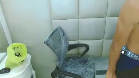 WinnyBarness online show from 24, 10, 2025