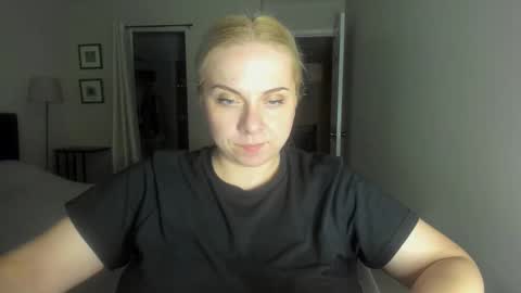 Snapshot of winter_miracle chatting on 17, 11, 2025 Winter Miracle online show from 17, 11, 2025