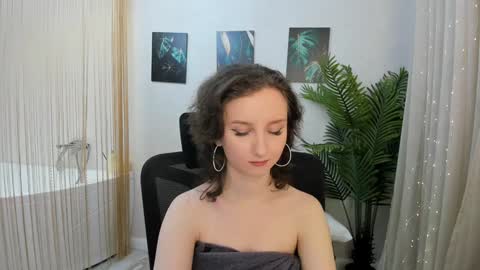 Amber online show from 6, 2, 2025