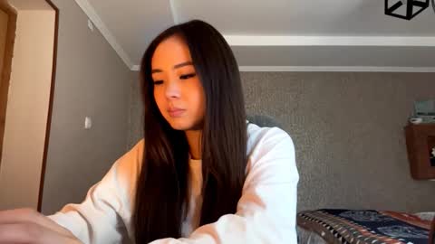 Snapshot of winterluchini chatting on 26, 10, 2025 Amina online show from 26, 10, 2025