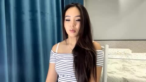 Snapshot of winterluchini chatting on 13, 11, 2025 Amina online show from 13, 11, 2025