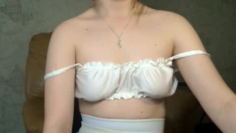 Snapshot of wira_witch chatting on 9, 10, 2025 wira_witch online show from 9, 10, 2025