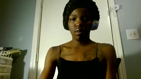 Snapshot of wishhwashy22 chatting on 21, 2, 2025 Chanel online show from 21, 2, 2025