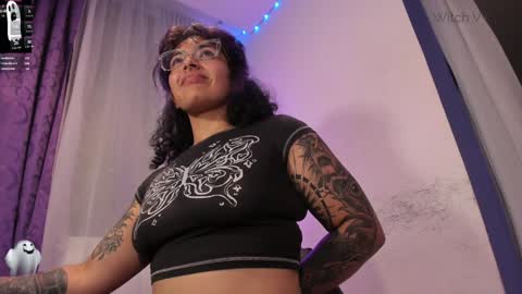     Luna Violeta  A r t i s t  online show from 3, 1, 2025