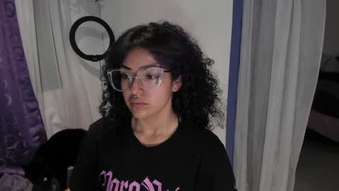     Luna Violeta  A r t i s t  online show from 5, 1, 2025