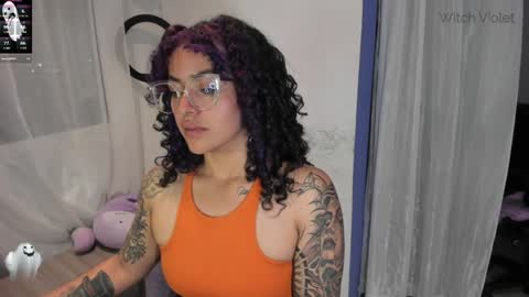     Luna Violeta  A r t i s t  online show from 31, 1, 2025