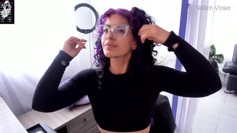     Luna Violeta  A r t i s t  online show from 31, 1, 2025