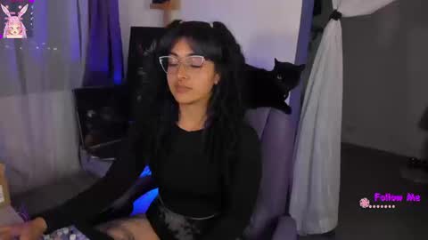     Luna Violeta  A r t i s t  online show from 13, 9, 2025