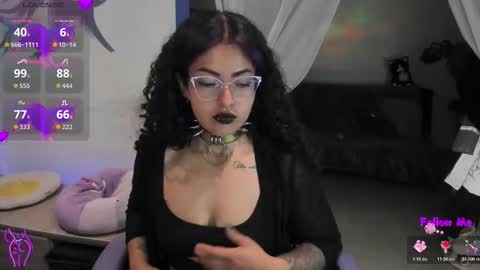     Luna Violeta  A r t i s t  online show from 7, 1, 2026