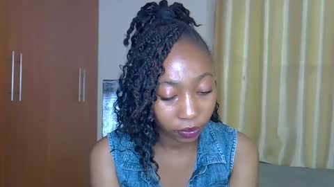 Snapshot of wizzia_khalifa chatting on 8, 3, 2025 girlie o online show from 8, 3, 2025