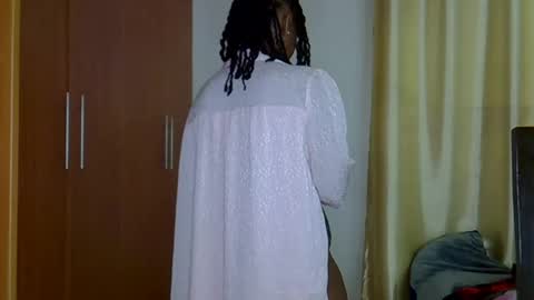 Snapshot of wizzia_khalifa chatting on 10, 3, 2025 girlie o online show from 10, 3, 2025