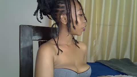 Snapshot of wizzia_khalifa chatting on 11, 3, 2025 girlie o online show from 11, 3, 2025