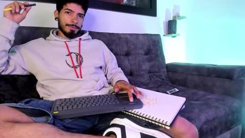 Snapshot of wolferatus chatting on 21, 10, 2025 wolferatus online show from 21, 10, 2025