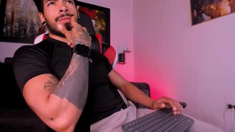 Snapshot of wolferatus chatting on 27, 10, 2025 wolferatus online show from 27, 10, 2025