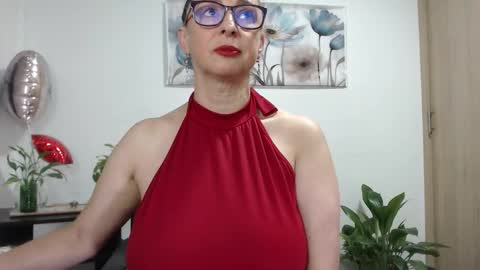 Snapshot of womanhornyx chatting on 16, 11, 2025 Womanhornyx online show from 16, 11, 2025