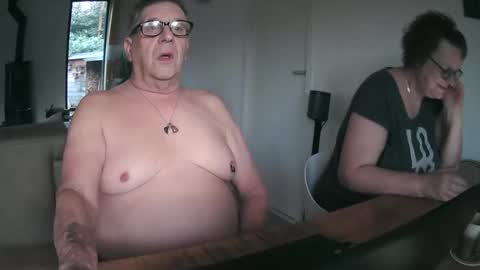 woodwurm and Snoeske online show from 4, 2, 2026