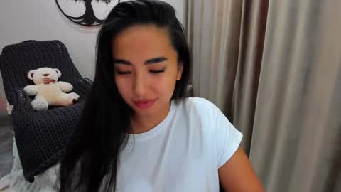 dudetta Kim online show from 22, 10, 2025